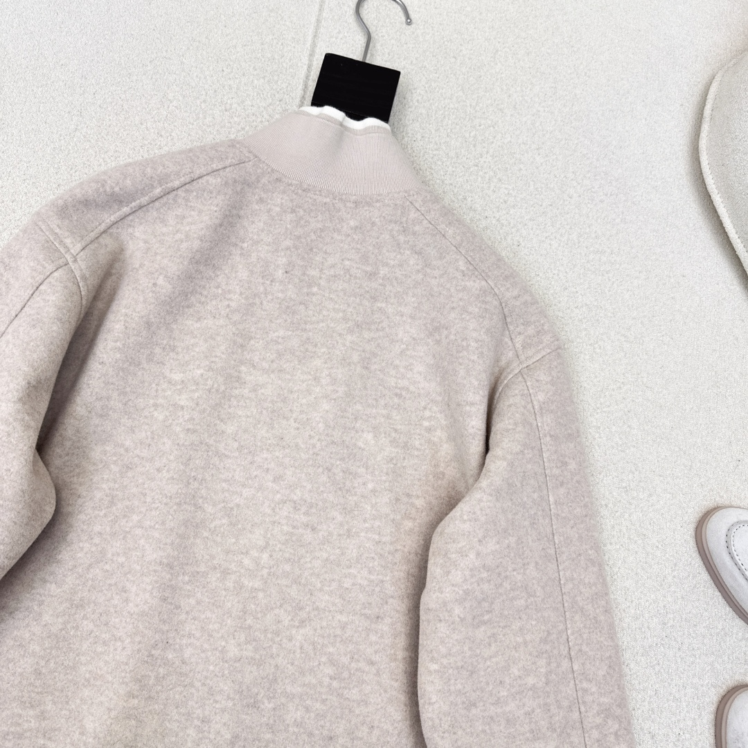 特价🉐️❗️现货齐码❗️不退不换❗️独家款～ Bc 26Ss————早春最新款高奢极简风穿搭休闲套装🤍立