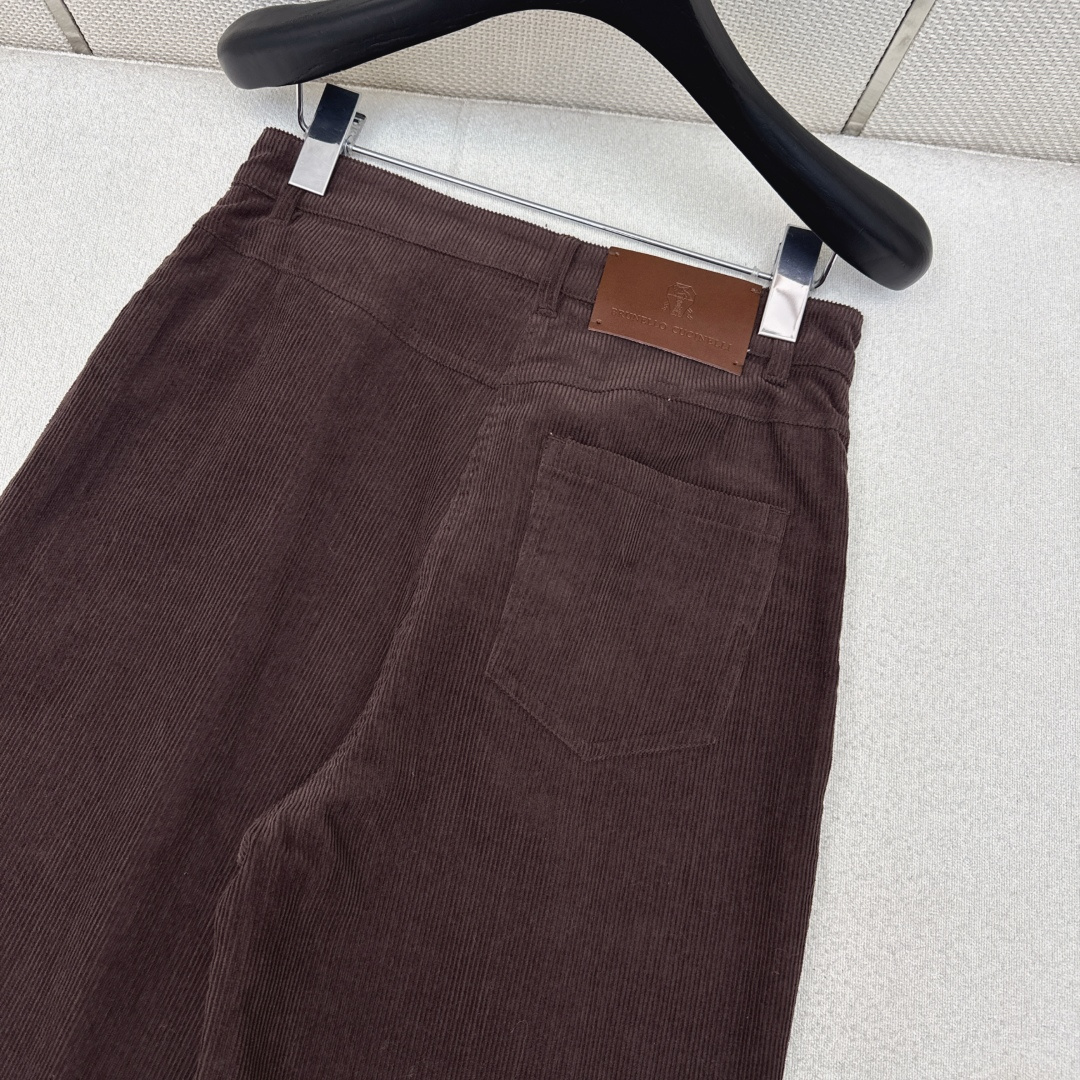 冬季王牌搭配 Bc 25Ss————秋冬最新款高奢极简风灯芯绒直筒裤🤎 温暖复古的灯芯绒裤当然要入 冬季