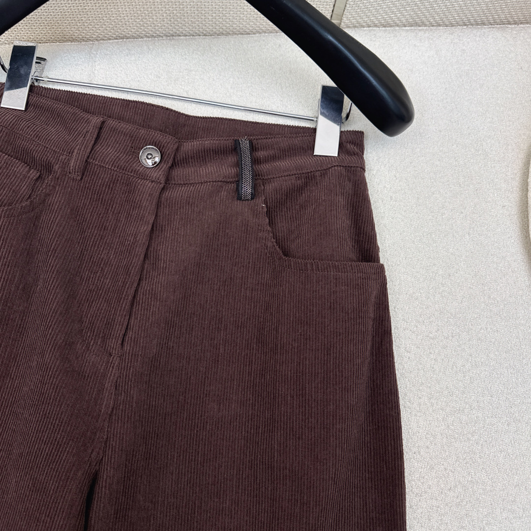 冬季王牌搭配 Bc 25Ss————秋冬最新款高奢极简风灯芯绒直筒裤🤎 温暖复古的灯芯绒裤当然要入 冬季