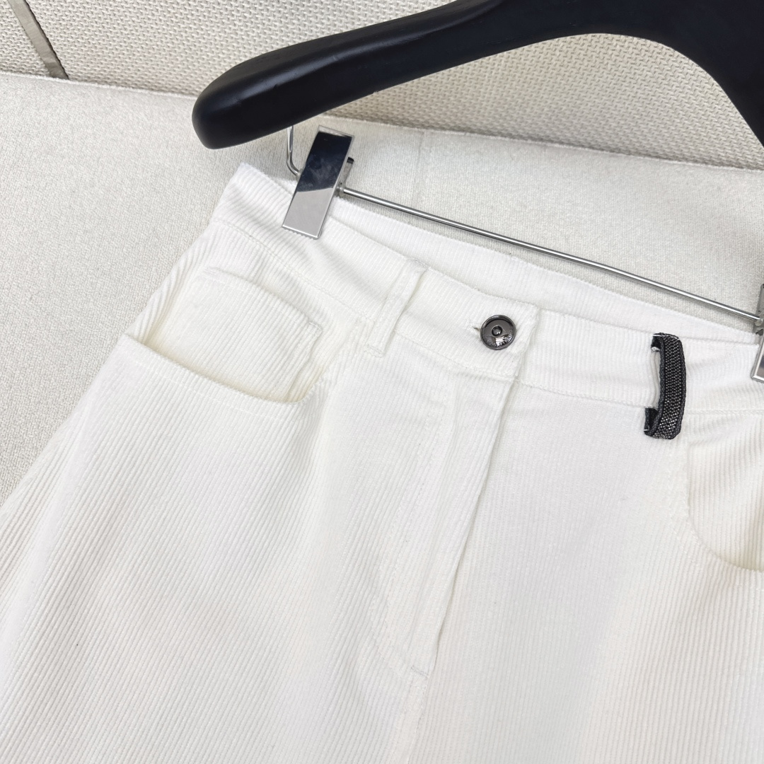 冬季王牌搭配 Bc 25Ss————秋冬最新款高奢极简风灯芯绒直筒裤🤎 温暖复古的灯芯绒裤当然要入 冬季