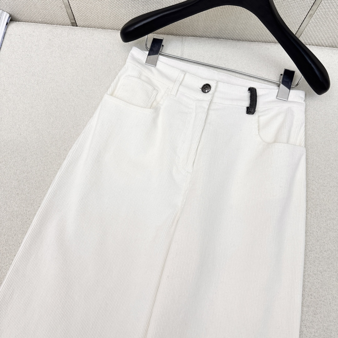 冬季王牌搭配 Bc 25Ss————秋冬最新款高奢极简风灯芯绒直筒裤🤎 温暖复古的灯芯绒裤当然要入 冬季