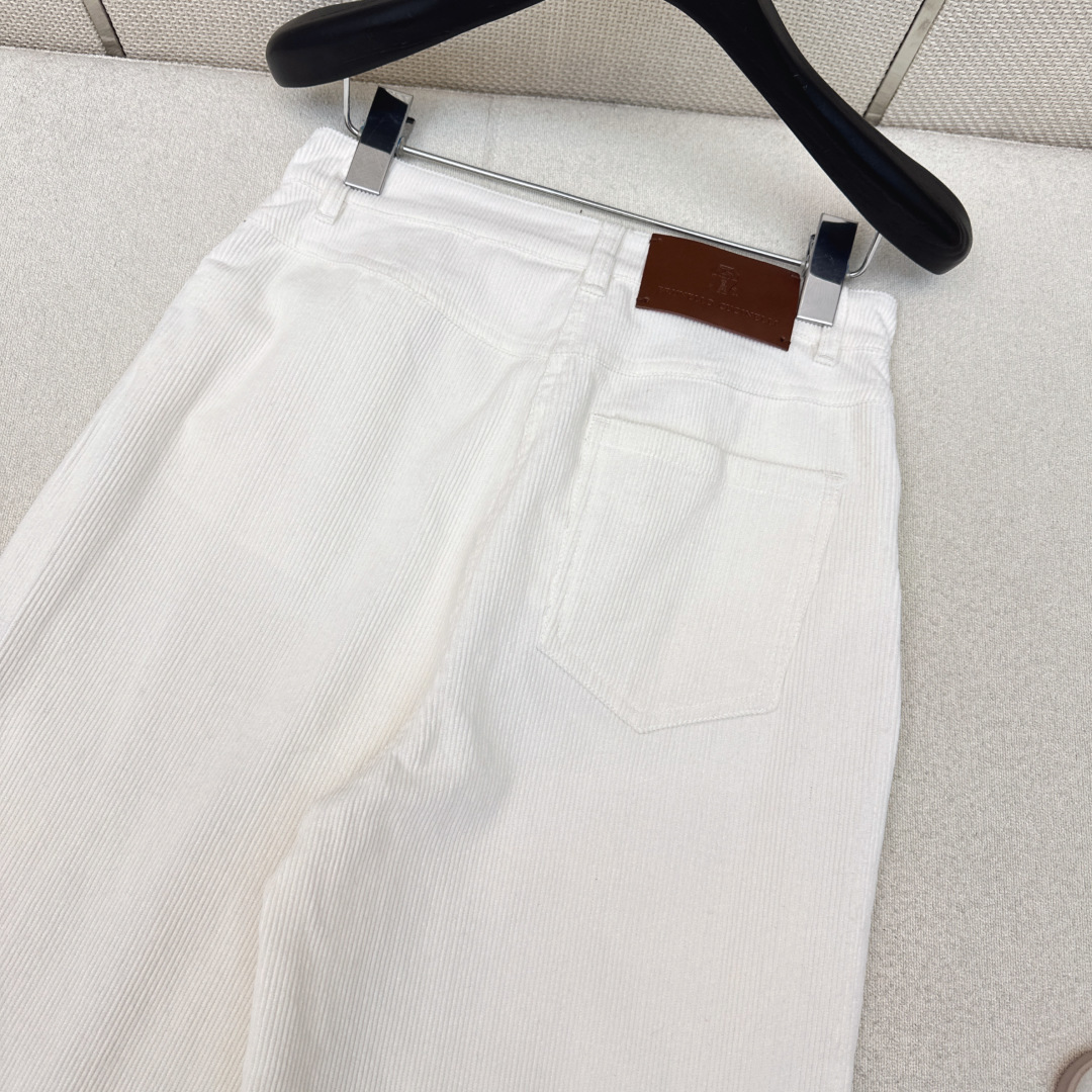 冬季王牌搭配 Bc 25Ss————秋冬最新款高奢极简风灯芯绒直筒裤🤎 温暖复古的灯芯绒裤当然要入 冬季