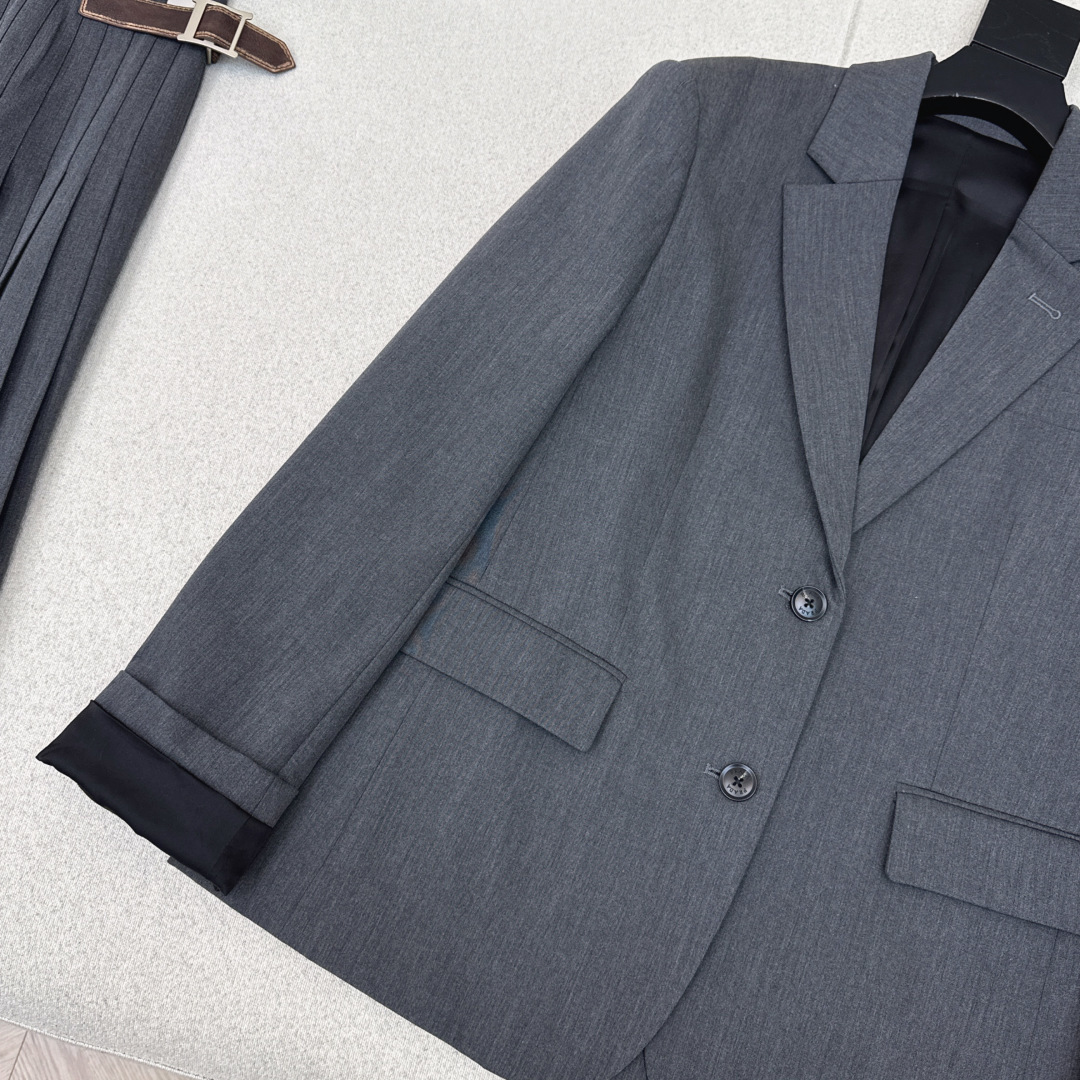 爆单系列款推荐 PD 26Ss———早春最新款高人气帅气宽松廓型西装外套🩶宽松廓形的版型剪裁 甜酷风简直