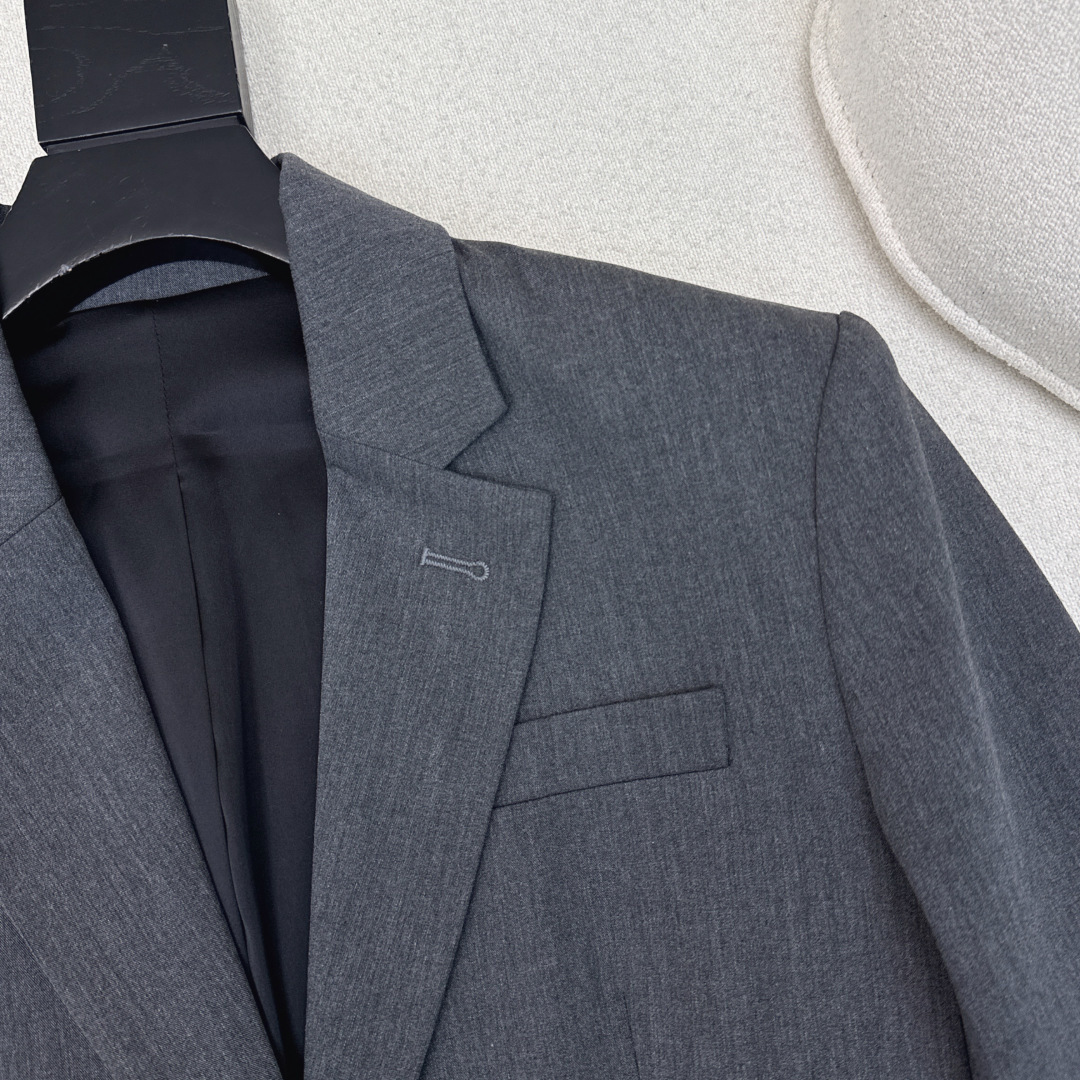 爆单系列款推荐 PD 26Ss———早春最新款高人气帅气宽松廓型西装外套🩶宽松廓形的版型剪裁 甜酷风简直