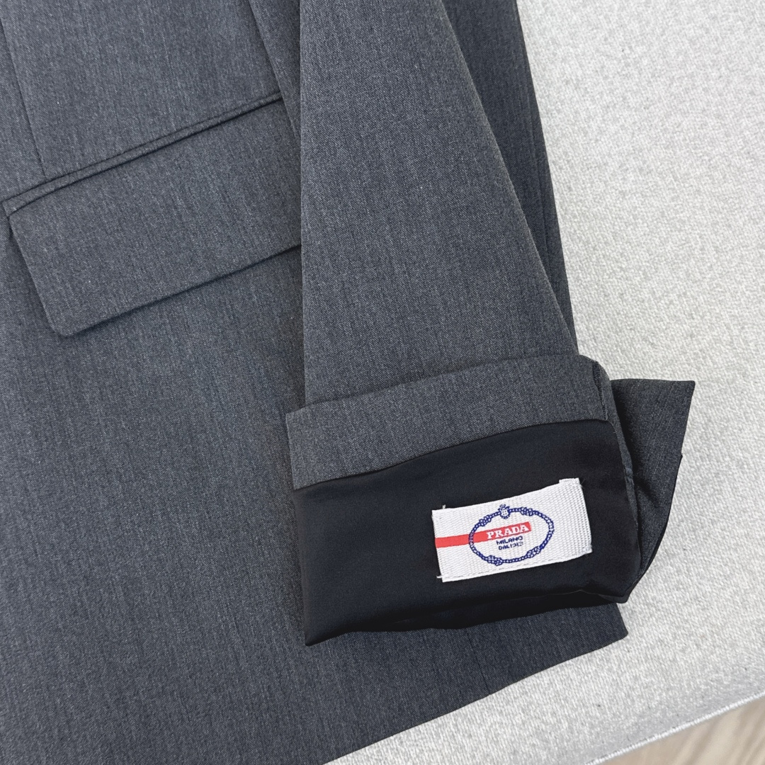 爆单系列款推荐 PD 26Ss———早春最新款高人气帅气宽松廓型西装外套🩶宽松廓形的版型剪裁 甜酷风简直