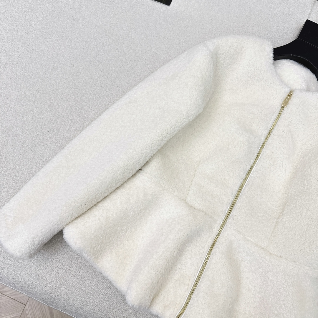 Ala 26Ss———早春最新款泰迪收腰毛绒外套 🤍秋冬必备款 时髦还要保暖就是这一件了 收腰鱼尾摆拉链