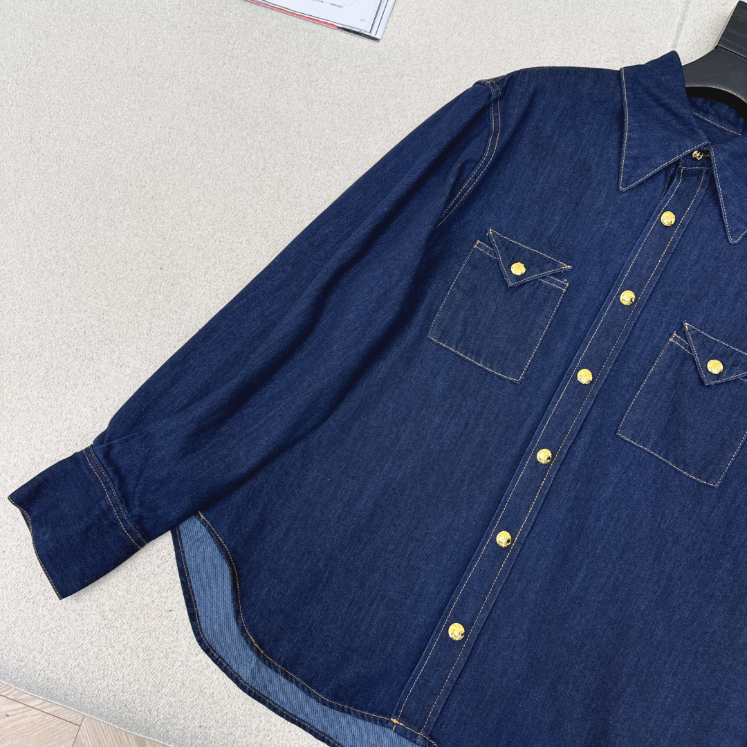 爆单推荐CE 26ss————早春新款 V系时髦精穿搭 复古洗水蓝丹宁牛仔衬衫💙工装口袋金属扣装饰高级感
