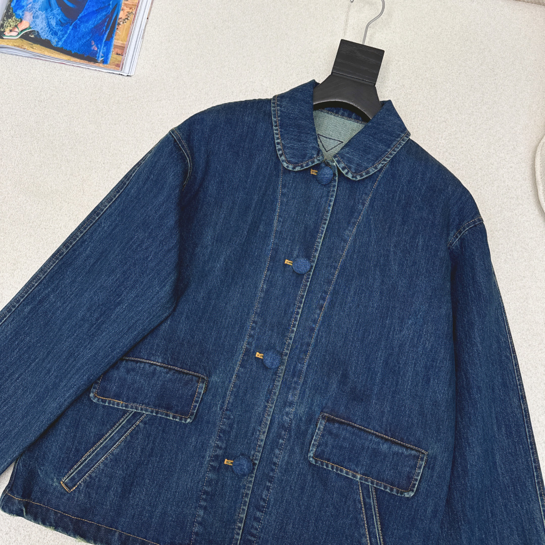 PD 26Ss————早春最新款娃娃翻领宽松廓形牛仔外套🩵时髦个性 百搭不挑人又有亮点 H版型廓形剪裁 