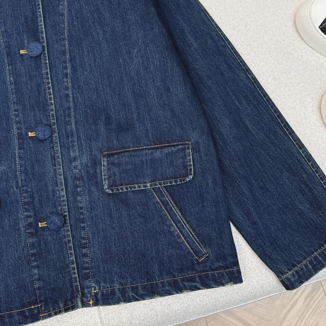 PD 26Ss————早春最新款娃娃翻领宽松廓形牛仔外套🩵时髦个性 百搭不挑人又有亮点 H版型廓形剪裁 