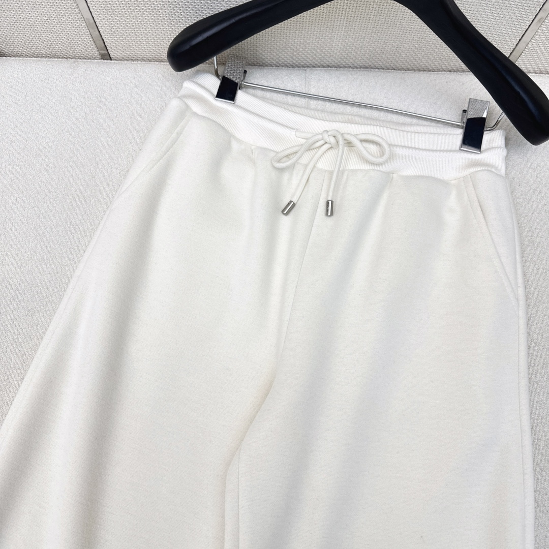 超好看的单品 lp🆕 26Ss———早春最新款高奢极简风松紧腰休闲裤🤍腿一伸进去就有温暖感 百搭首选 是