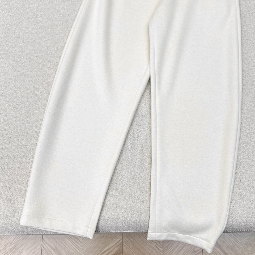 超好看的单品 lp🆕 26Ss———早春最新款高奢极简风松紧腰休闲裤🤍腿一伸进去就有温暖感 百搭首选 是