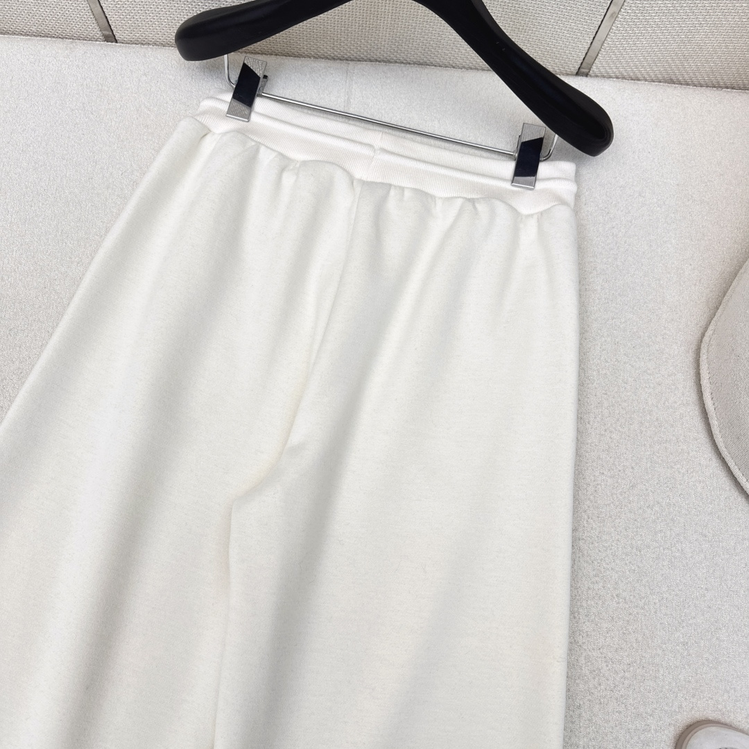 超好看的单品 lp🆕 26Ss———早春最新款高奢极简风松紧腰休闲裤🤍腿一伸进去就有温暖感 百搭首选 是