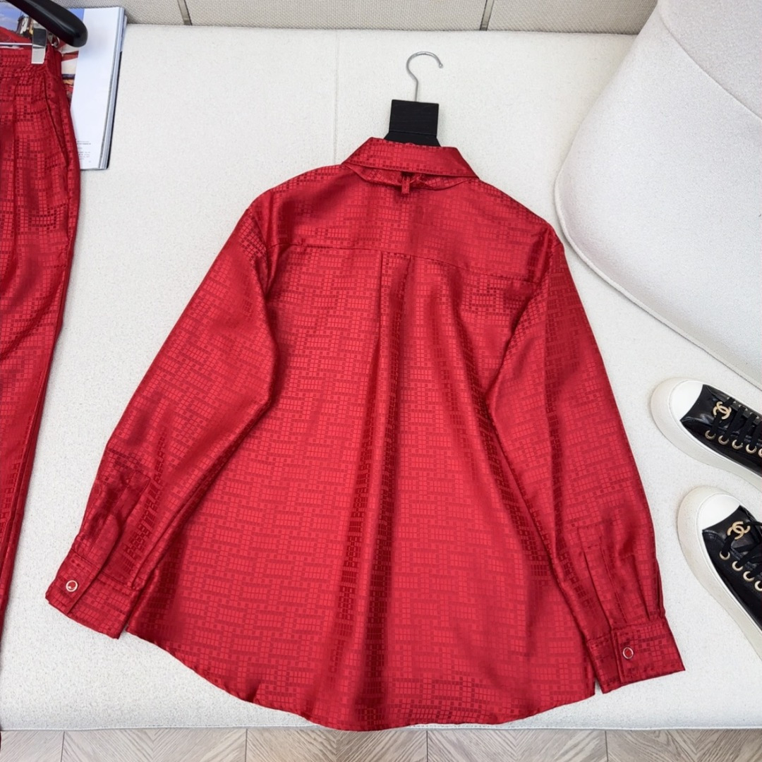 Her 26Ss———春夏最新款官网同步H暗纹提花飘带衬衫🤍提花工艺简约大气不失精致感 随性宽松版型上身