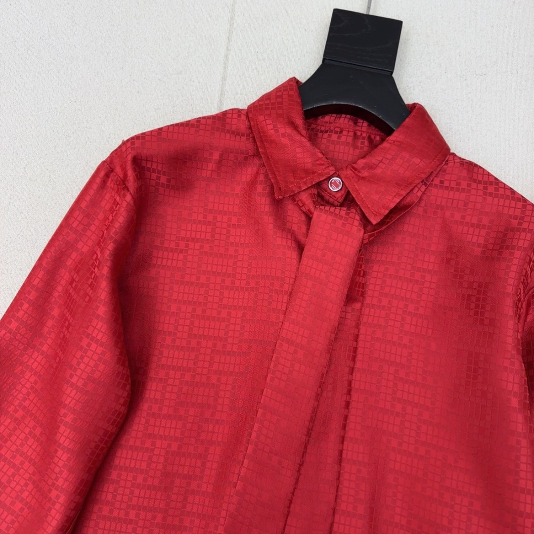 Her 26Ss———春夏最新款官网同步H暗纹提花飘带衬衫🤍提花工艺简约大气不失精致感 随性宽松版型上身