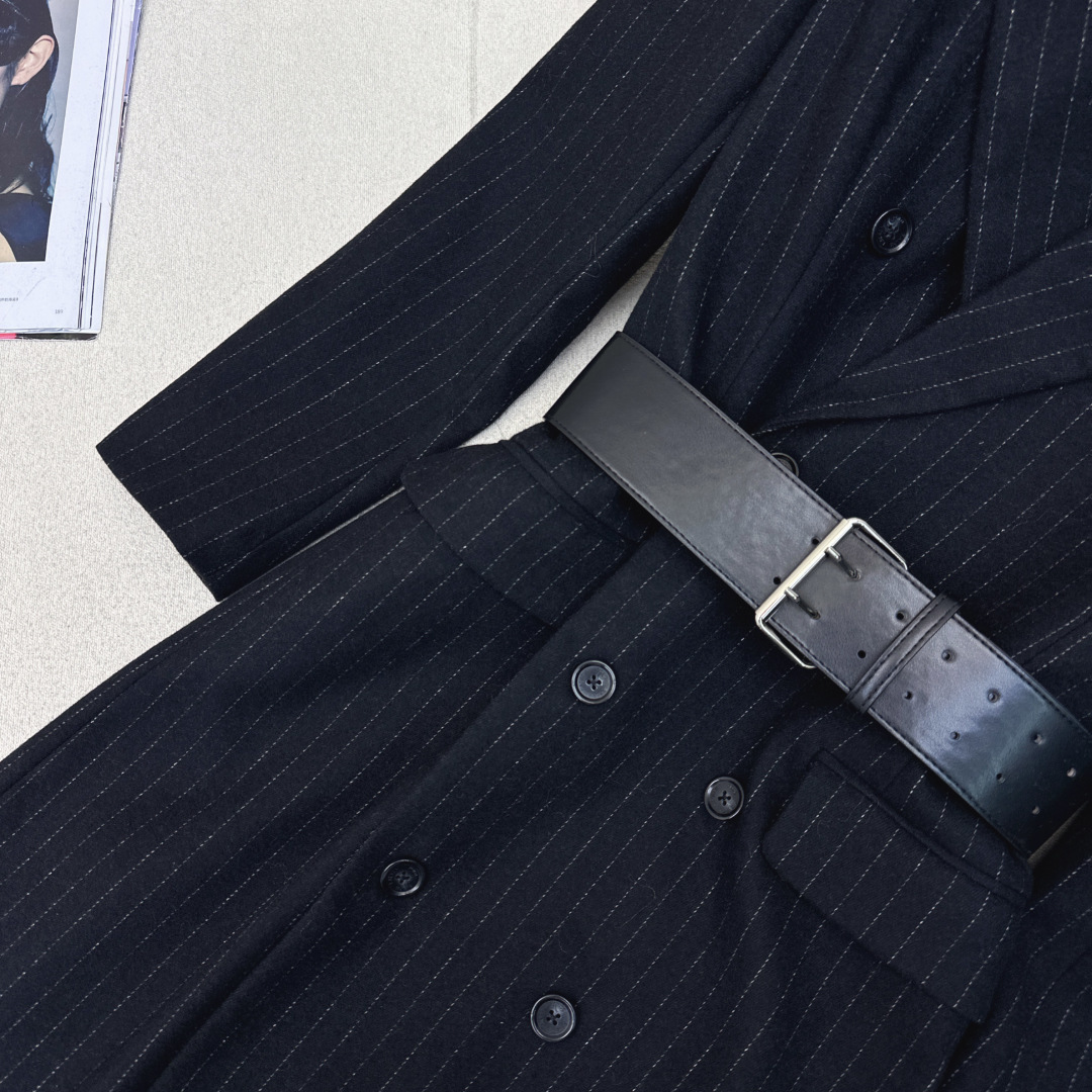 高阶时髦气质 RL 26Ss————秋冬最新款高级黑色条纹长款西装大衣 🩶定制的羊毛混纺面料 英伦风复古