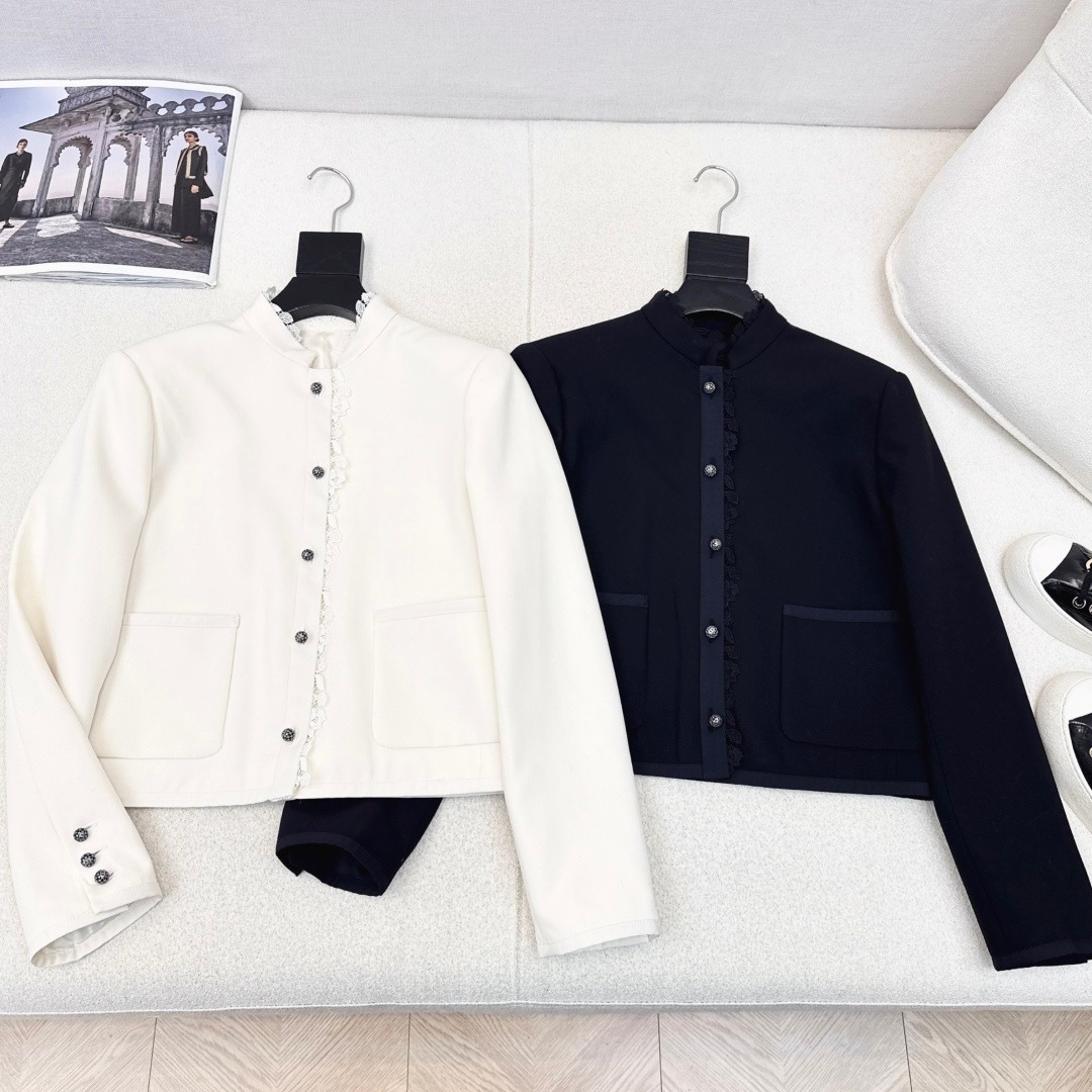 特价🉐️ ❗️现货齐码❗️不退不换❗️CD 25Ss———早秋新款水溶花蕾丝拼接小立领外套 🖤立体剪裁 