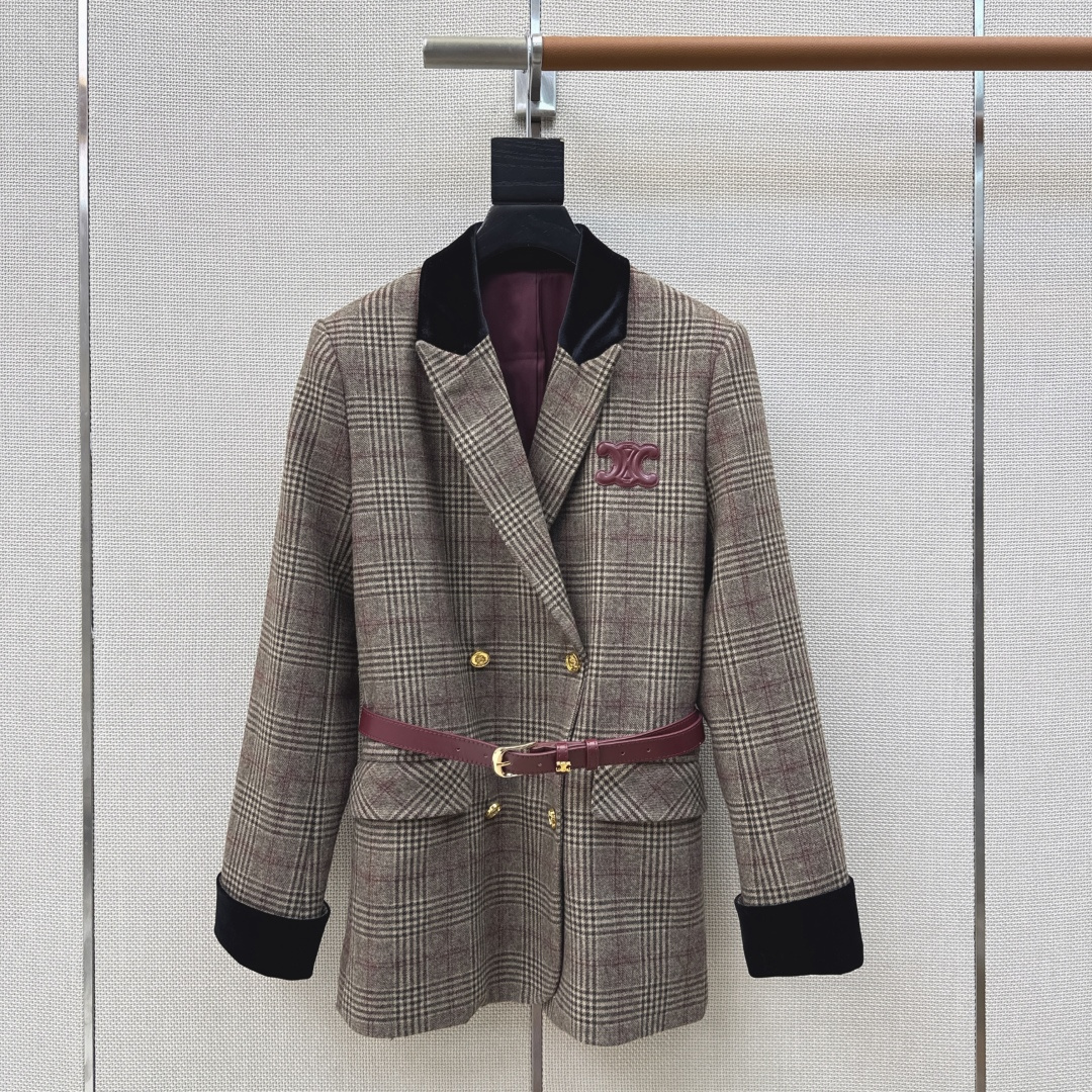 NO:721923,Exclusive launch of Ce 26Ss - the latest spliced velvet retro plaid suit jacket in early spring. Three-dimensional texture. Casual with a touch of retro. The version is stylish and looks good on anyone. It has an aura. What is more special is the fabric. Heavy textured wool blended fabric. It looks better in kind. One color ready for sale sml (S size shoulder width 39 bust 100 length 67 manual measurement error), Celine - Clothing, celine, jackets &  coats, business suits,19860909独家首发 Ce 26Ss———早春最新款拼接丝绒复古格纹西装外套 立体肌理感 随性中带点复古的味道 版型力挺有型 谁穿谁好看的版 带有一股气场 比较特别的是面料 重工纹理羊毛混纺面料 实物更好看 一色现货发售sml（s码肩宽39胸围100衣长67手工测量存在误差）,赛琳-服装,celine,jackets & coats,business suit,,Women's clothing