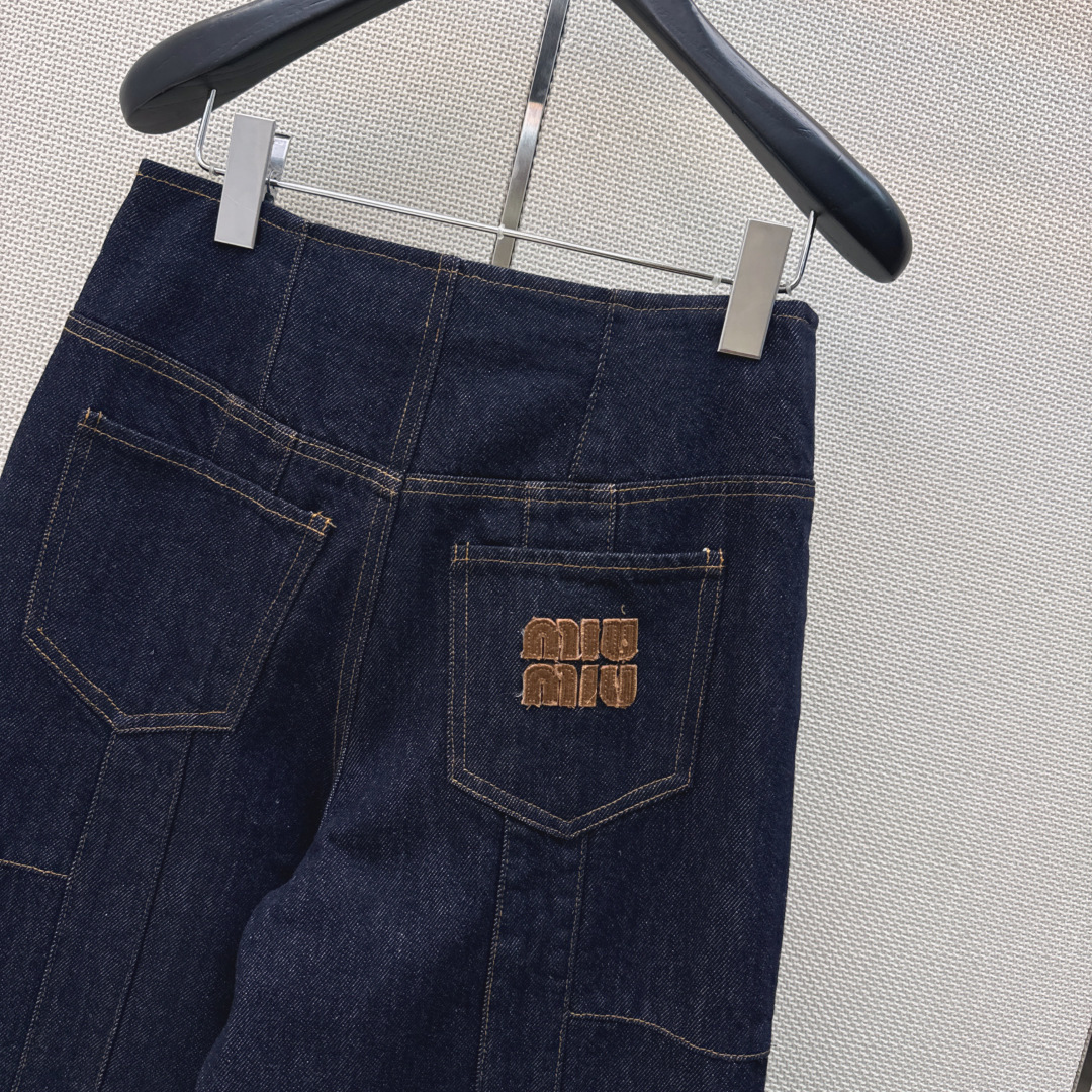 独家首发 Miu 26Ss————早春最新款帅气十足工装风休闲牛仔裤🖤进口高品质牛仔面料 挺括感很好 缪