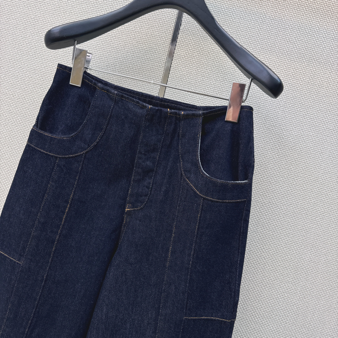 独家首发 Miu 26Ss————早春最新款帅气十足工装风休闲牛仔裤🖤进口高品质牛仔面料 挺括感很好 缪