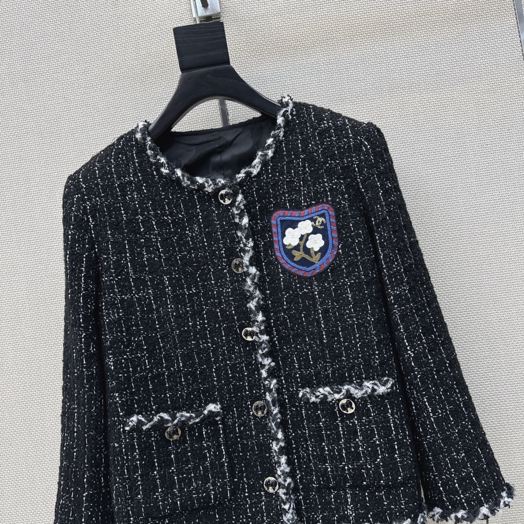 C家 26Ss———早春最新款小香风编织粗纺花呢外套🖤绝美高级编织面料实物超美 立体肌理感精致感满满 上