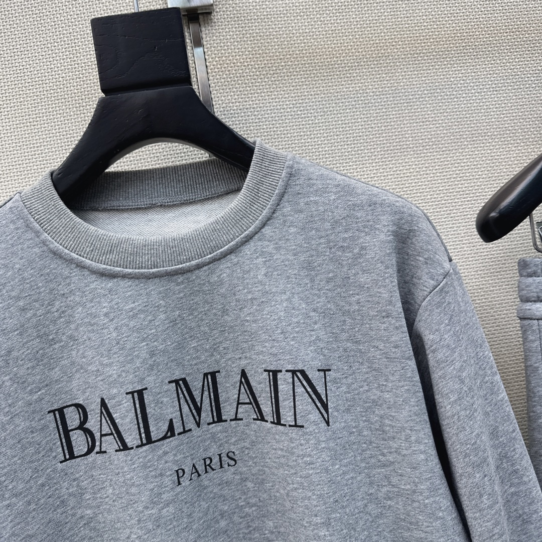 时髦休闲推荐 Bal 26Ss————春夏最新款字母印花装饰套装 🩶懒人一套时髦搭配 小短款圆领卫衣+松