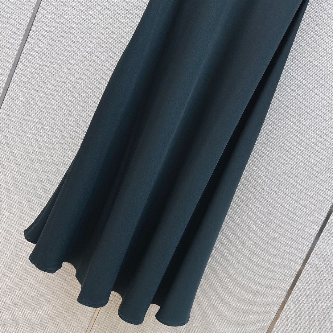 独家首发 RL 26Ss————春夏最新款醋酸混纺墨绿色一片式高定半裙 🖤 慵懒随性的高级单品 必入经典