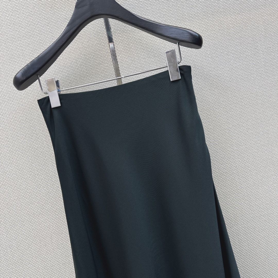 独家首发 RL 26Ss————春夏最新款醋酸混纺墨绿色一片式高定半裙 🖤 慵懒随性的高级单品 必入经典
