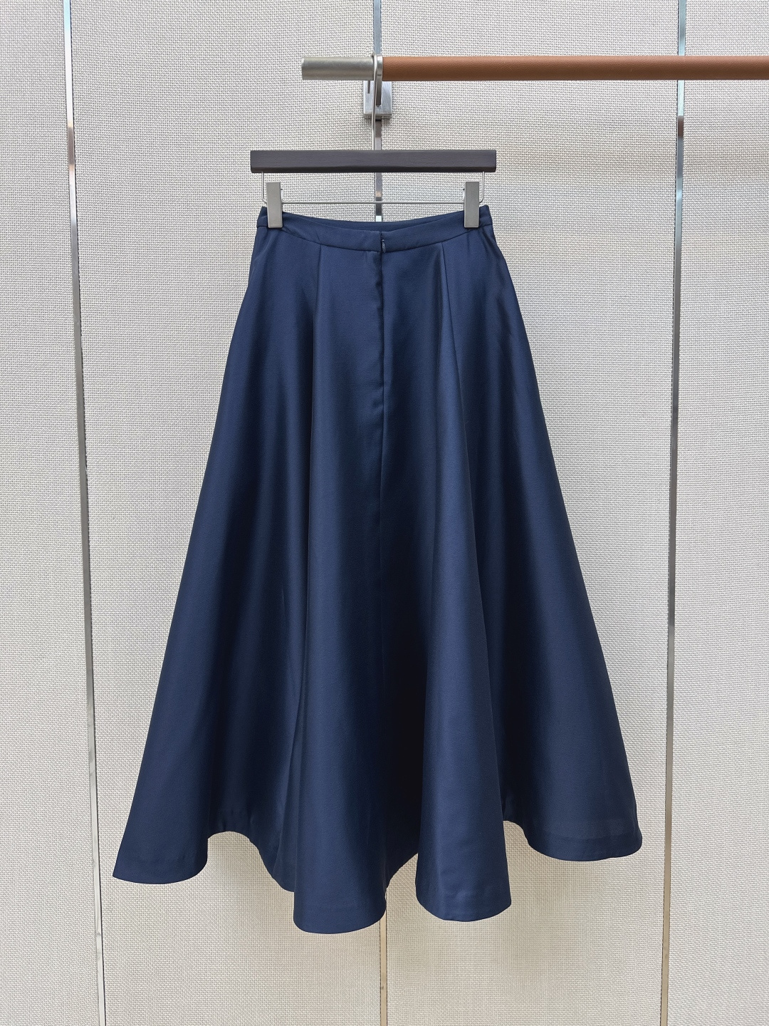 独家首发 CD 26Ss————春夏最新款一套优雅Look套装🖤 编织马甲外套+伞状大裙摆半裙 独家定制