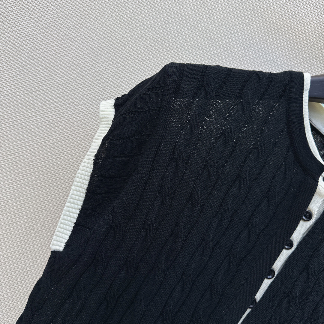 RL 26Ss————春夏最新款撞色假两件拼接设计落肩针织衫🖤百搭好穿款 日常休闲必备 领子和袖口拼接撞