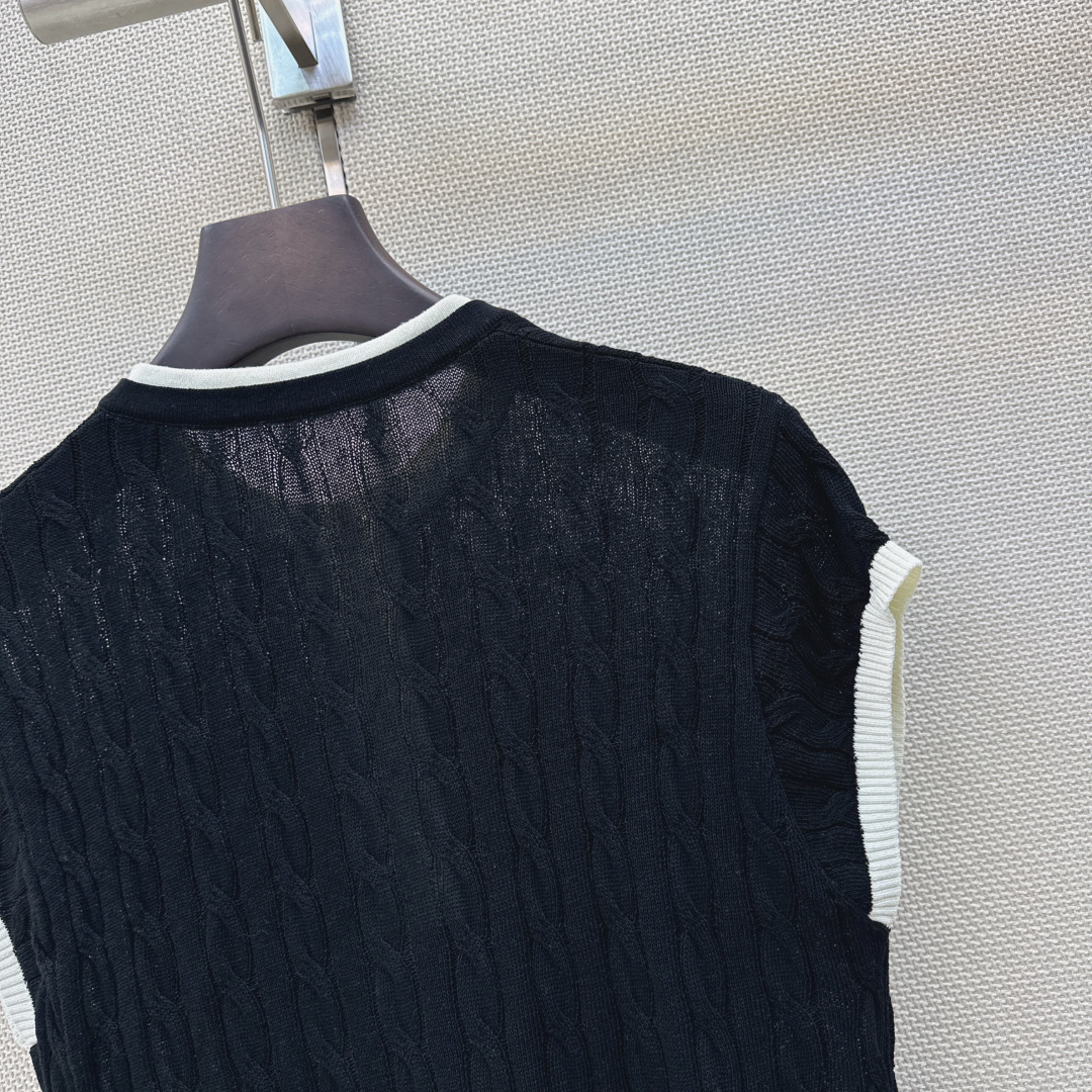 RL 26Ss————春夏最新款撞色假两件拼接设计落肩针织衫🖤百搭好穿款 日常休闲必备 领子和袖口拼接撞