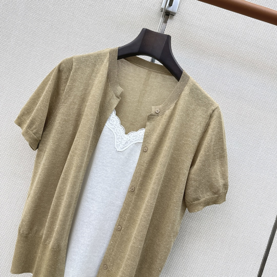 独家首发 Es 26Ss————春夏最新款假两件设计针织短袖上衣🖤超级高颜值的单品 拼接蕾丝撞色设计 时