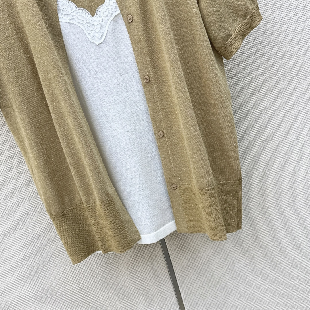 独家首发 Es 26Ss————春夏最新款假两件设计针织短袖上衣🖤超级高颜值的单品 拼接蕾丝撞色设计 时