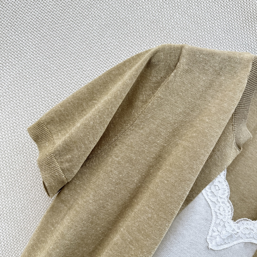 独家首发 Es 26Ss————春夏最新款假两件设计针织短袖上衣🖤超级高颜值的单品 拼接蕾丝撞色设计 时