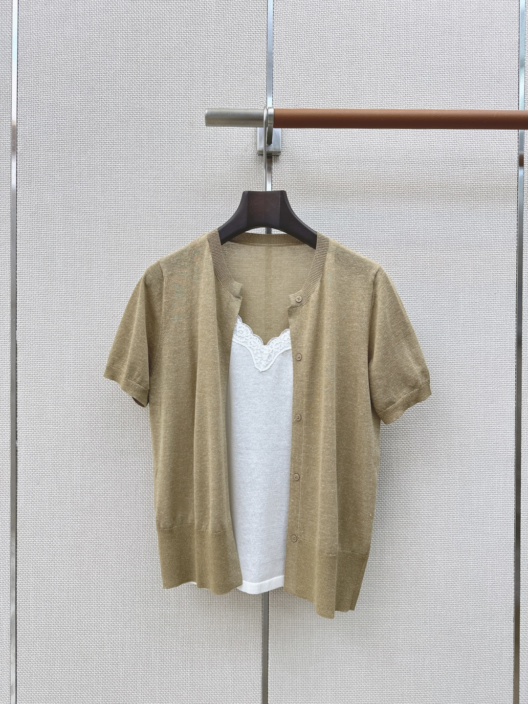 独家首发 Es 26Ss————春夏最新款假两件设计针织短袖上衣🖤超级高颜值的单品 拼接蕾丝撞色设计 时