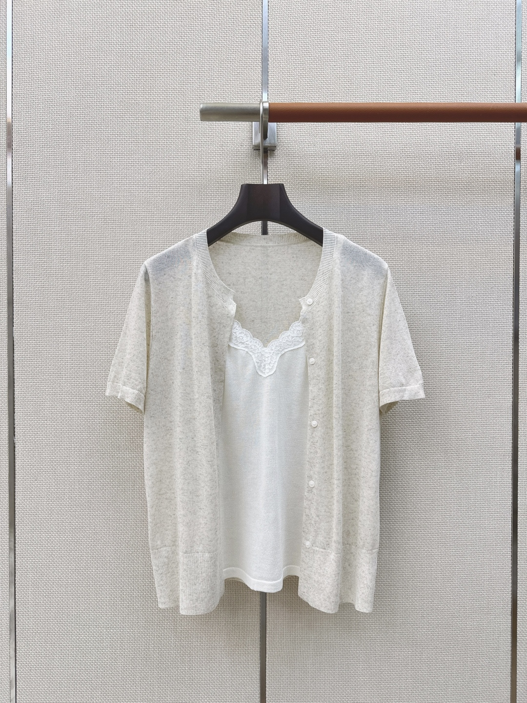 独家首发 Es 26Ss————春夏最新款假两件设计针织短袖上衣🖤超级高颜值的单品 拼接蕾丝撞色设计 时