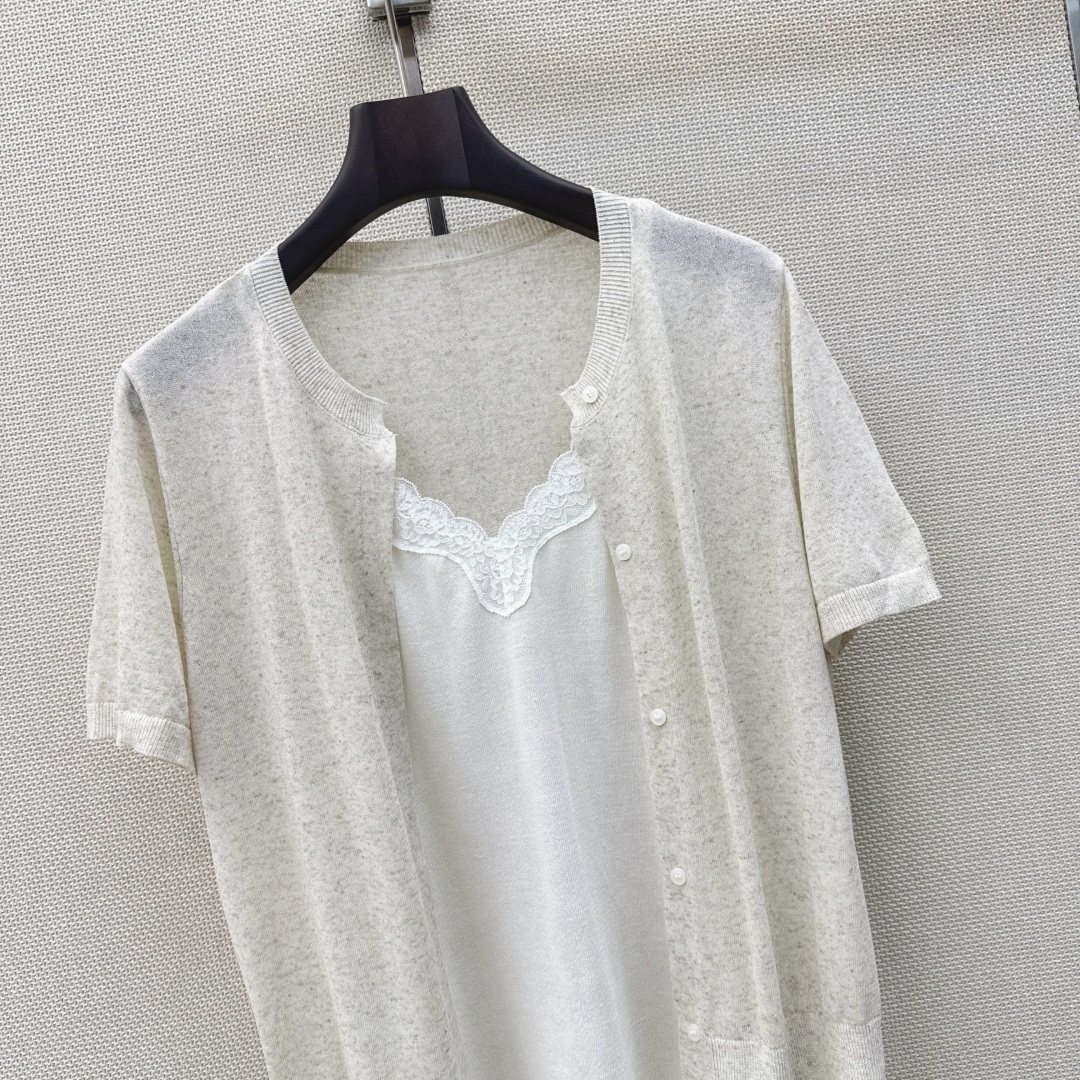 独家首发 Es 26Ss————春夏最新款假两件设计针织短袖上衣🖤超级高颜值的单品 拼接蕾丝撞色设计 时