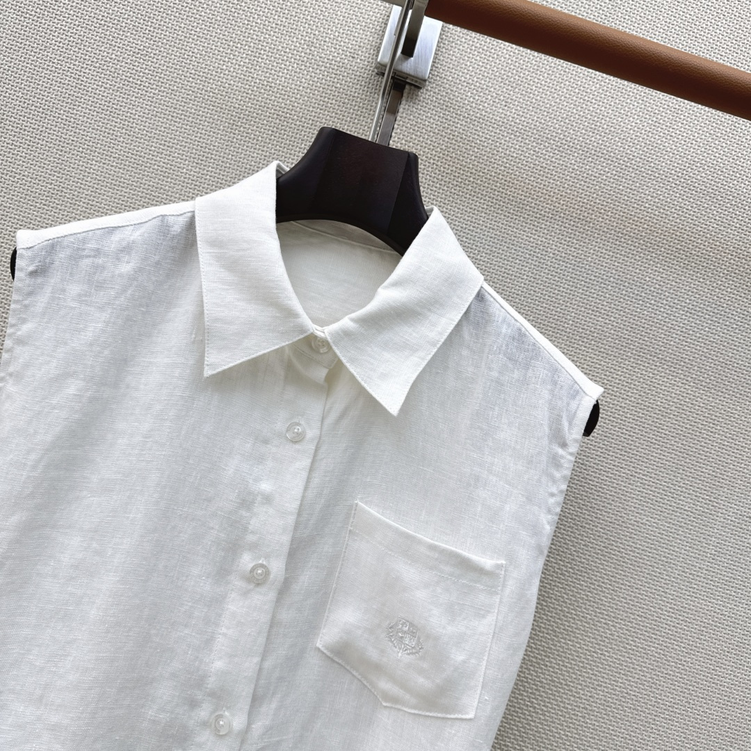 lp🆕 26Ss————春夏最新款意式极简风优雅套装🤍宽松极简无袖翻领衬衫+排扣五分裤  复古休闲又时髦