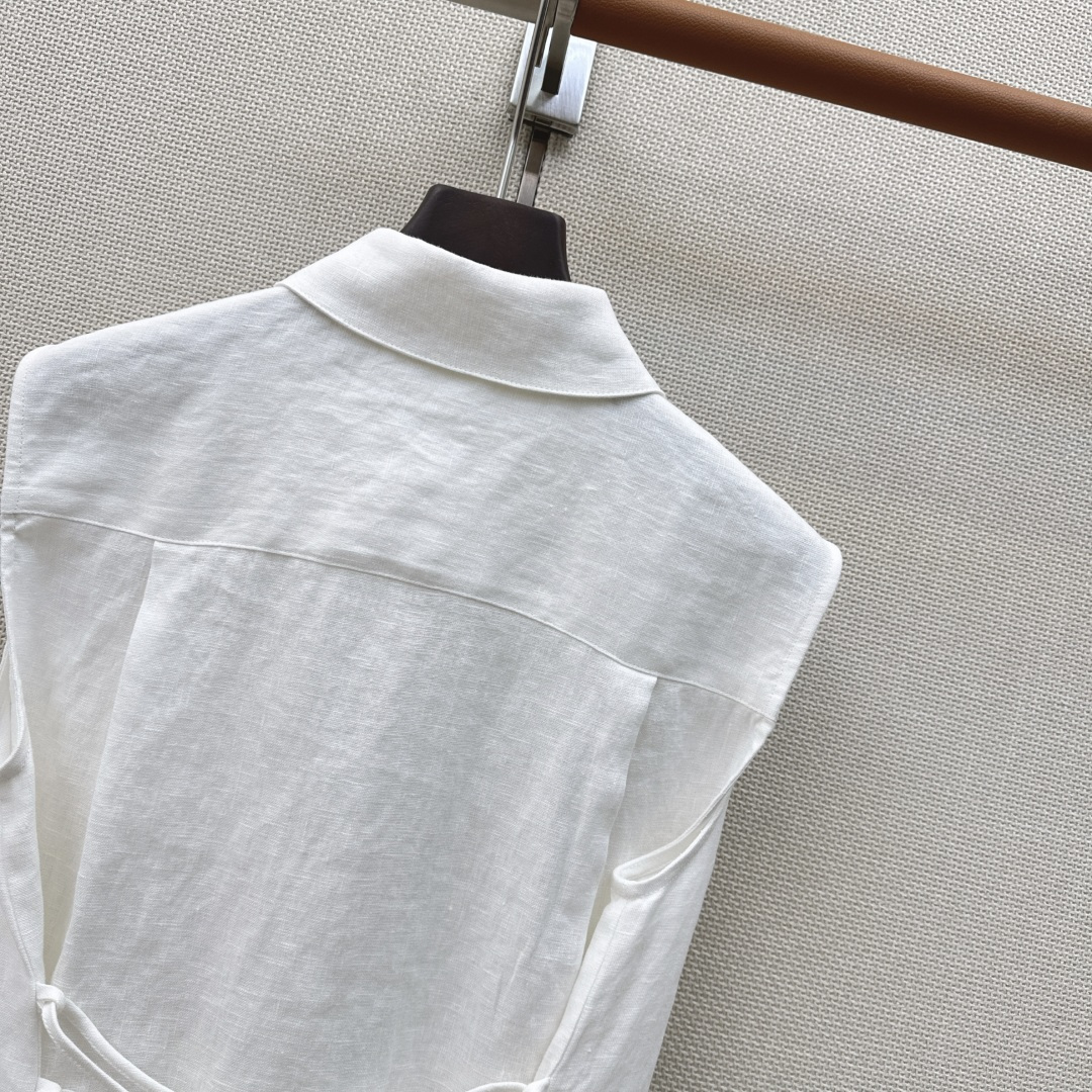 lp🆕 26Ss————春夏最新款意式极简风优雅套装🤍宽松极简无袖翻领衬衫+排扣五分裤  复古休闲又时髦