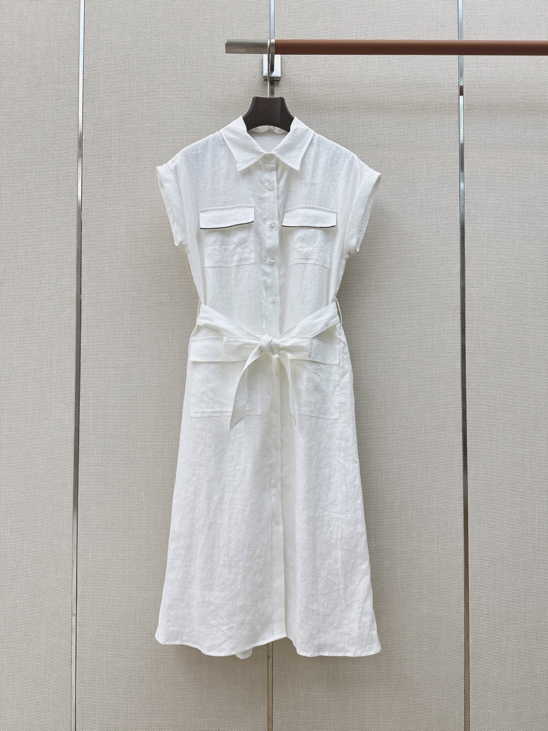 NO:862923,Italian elegant outfit Bc 26Ss————The latest spring and summer style lace-up waist linen long dress Italian style copper chain custom stitching minimalist luxury but not simple The waist tie draws out the waist curve, allowing femininity to be sublimated in toughness Easy to control for commuting wear Two colors available for sale sml (S size bust 94 length 111 manual measurement error), women's clothing, skirts,19860909意式优雅穿搭 Bc 26Ss————春夏最新款系带收腰亚麻长款连衣裙意式风铜链定制拼接极简主义奢华不简 腰部系带勒出腰身曲线 让柔美在硬朗中升华 通勤穿搭轻松驾驭 两色现货发售sml（s码胸围94衣长111手工测量存在误差）,女装,skirts,,Women's clothing