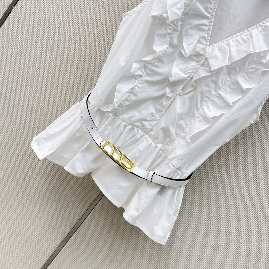 VLTN 26Ss————春夏最新款复古俏皮无袖衬衫🤍很法很少女感的一款小上衣 纯棉材质 木耳边褶皱花边