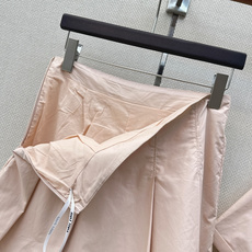 Miu 26Ss————春夏最新款减龄缪系甜美花边衬衫套装💞宽松衬衫+半裙 搭配可爱花边设计 复古又甜美 Miu 26Ss————春夏最新款减龄缪系甜美花边衬衫套装💞宽松衬衫+半裙 搭配可爱花边设计 复古又甜美