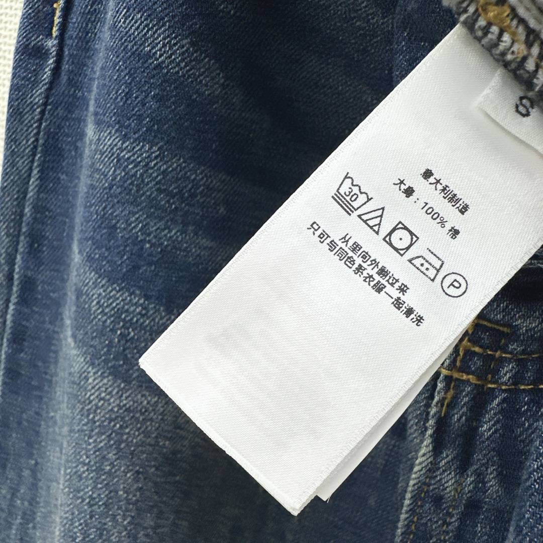 万能百搭公式 RL 26Ss————尺寸最新款前开叉设计长款牛仔半裙 🩵高腰一步裙版型 一排开扣设计 前 万能百搭公式 RL 26Ss————尺寸最新款前开叉设计长款牛仔半裙 🩵高腰一步裙版型 一排开扣设计 前