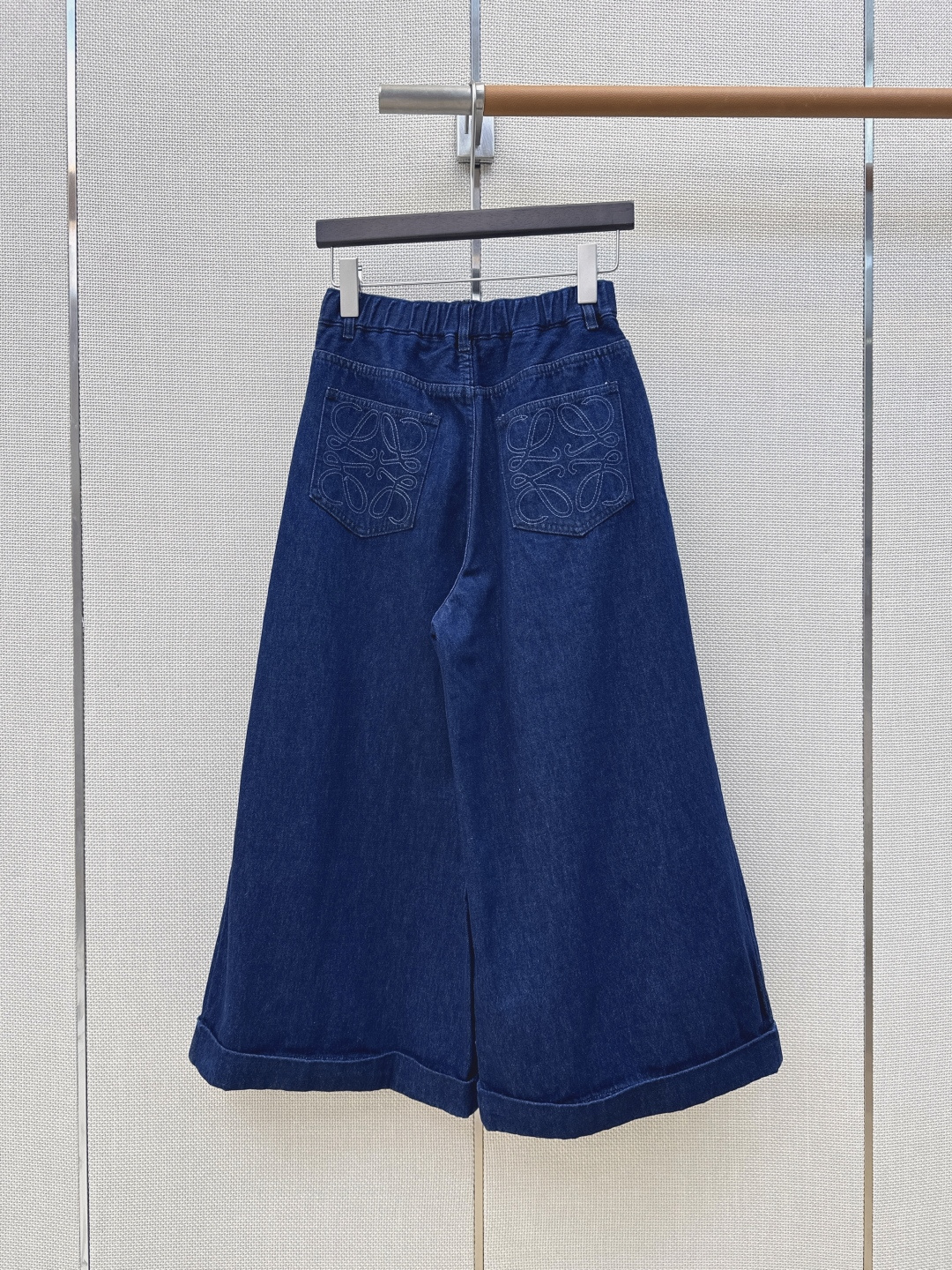 时髦夏日 Loe 26Ss————春夏最新款原色复古洗水七分牛仔裤 🖤既有夏日休闲感 又兼顾日常百搭 阔