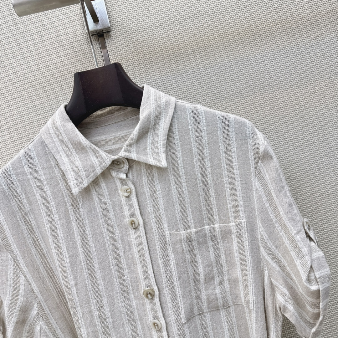 lp🆕 26Ss————春夏最新款意式极简风条纹亚麻连衣裙 🖤可精致通勤也可时髦出街 翻领设计修饰颈脖 lp🆕 26Ss————春夏最新款意式极简风条纹亚麻连衣裙 🖤可精致通勤也可时髦出街 翻领设计修饰颈脖