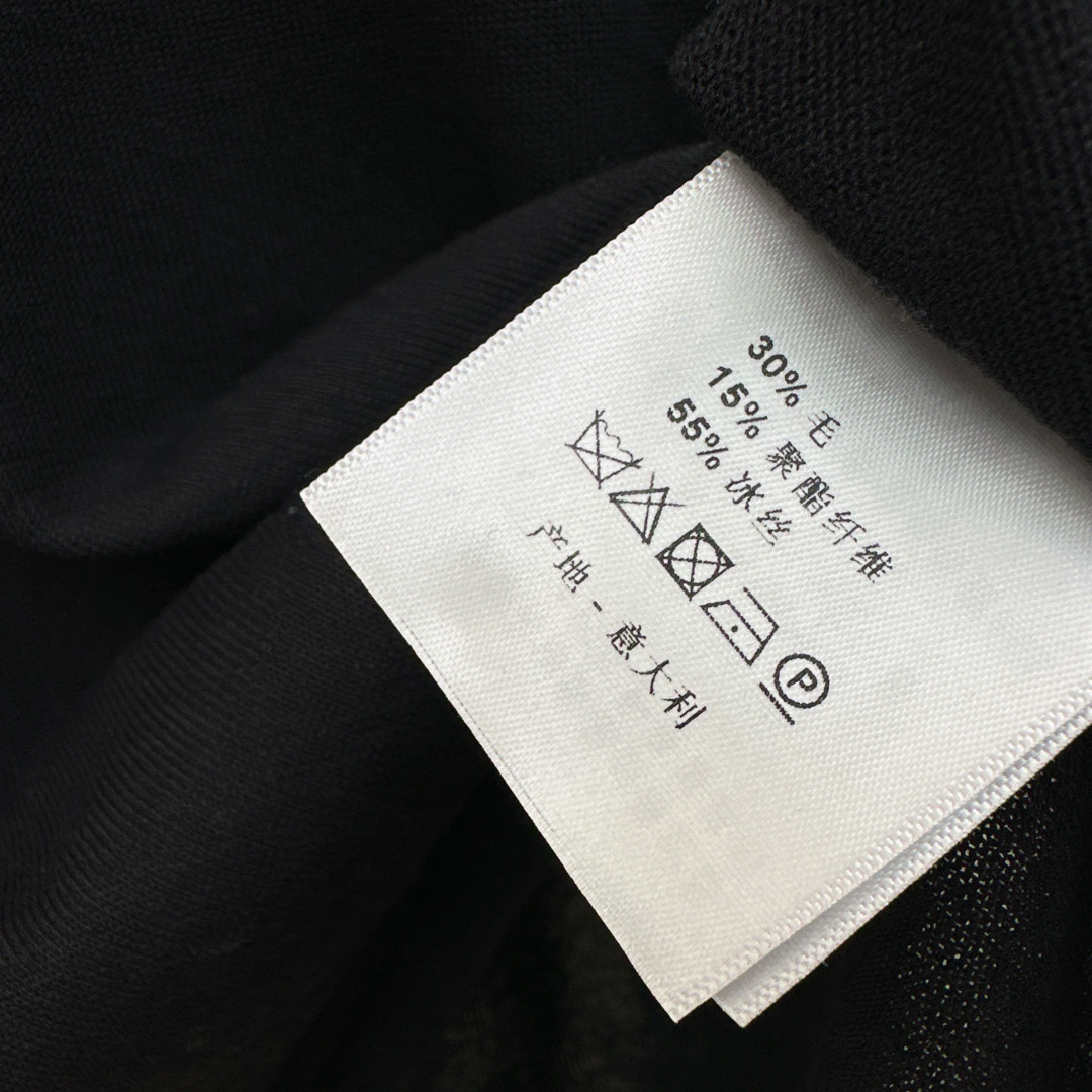 Es 26Ss————春夏最新款温柔女孩必备花边拼接短袖针织衫 🤍太好搭啦〰️很日常的温柔复古风 面料跨