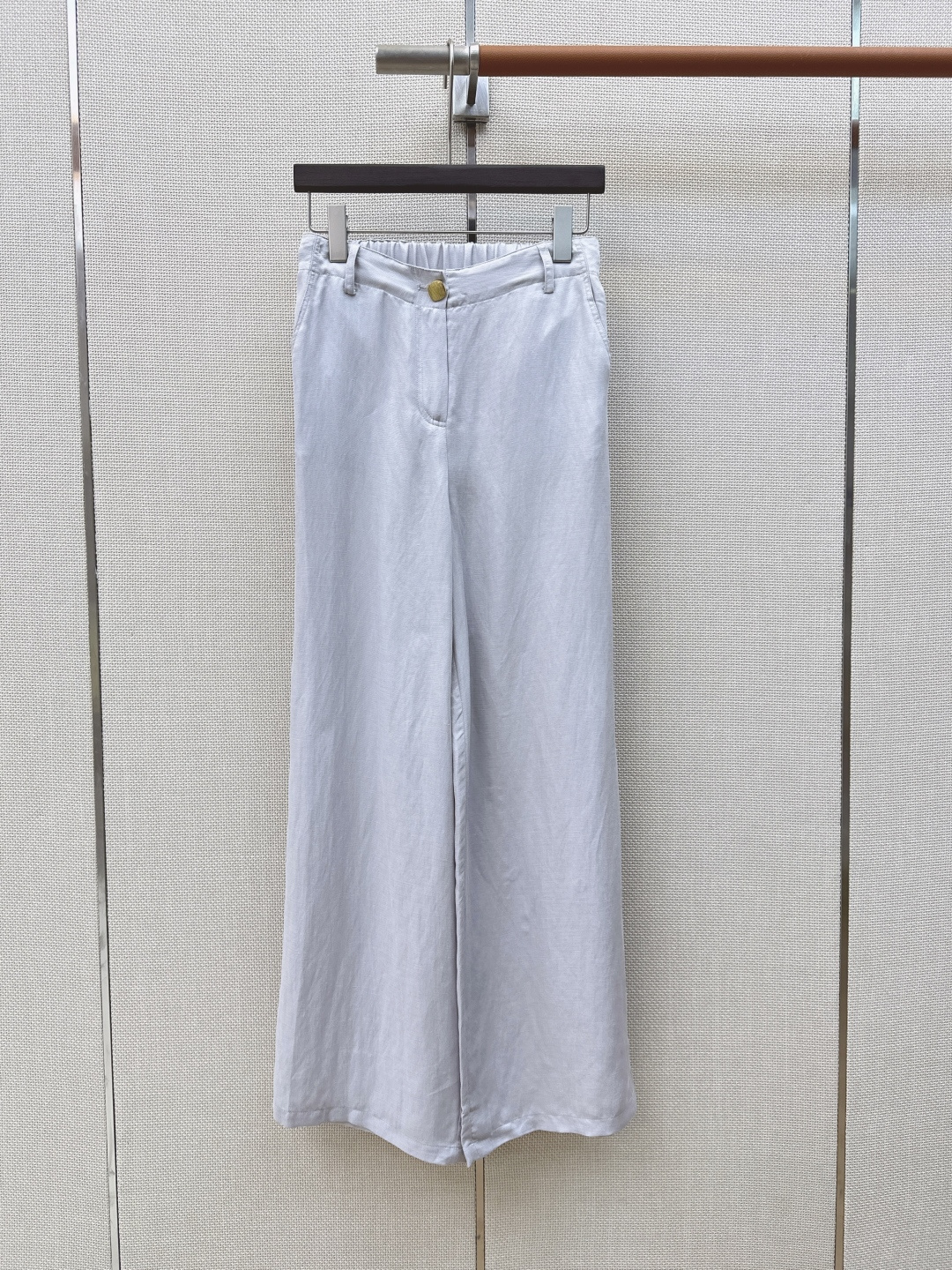 NO:863215,Old money style high-end commuting LP Ss - the latest linen suit for spring and summer, stand-up collar belt vest + elastic waist straight pants. Made of high-weight linen fabric. The texture is super good. Very high-end. Proper old money style. It can be used for daily gatherings or commuting. Lazy and casual with a sense of vacation. Strong sense of style. Two colors are developed separately. Ready for sale SML (S size vest, bust 88, length 52)  Pants waist 64 hips 88 trouser length 101 manual measurement error) pants, women's clothing, loro piana,19860909老钱风高阶通勤 LP Ss————春夏最新亚麻套装立领腰带马甲+松紧腰直筒裤 采用了高克重的亚麻面料 质感超好 非常高级 妥妥的老钱风 日常聚会或者通勤都可以 慵懒休闲又有度假感 很强的造型感 两色分开发 现货发售sml（s码马甲胸围88衣长52 裤子腰围64臀围88裤长101手工测量存在误差）裤子,女装,loro piana,,Women's clothing