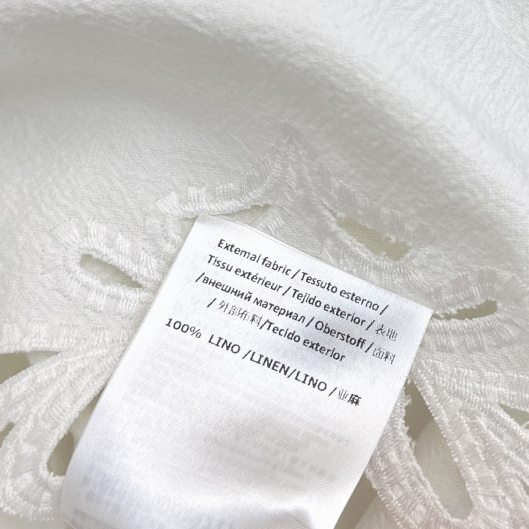 VLTN 26Ss———春夏最新款重磅刺绣设计V领连衣裙🤍采用轻薄的亚麻面料 透气不闷热 极简设计感  