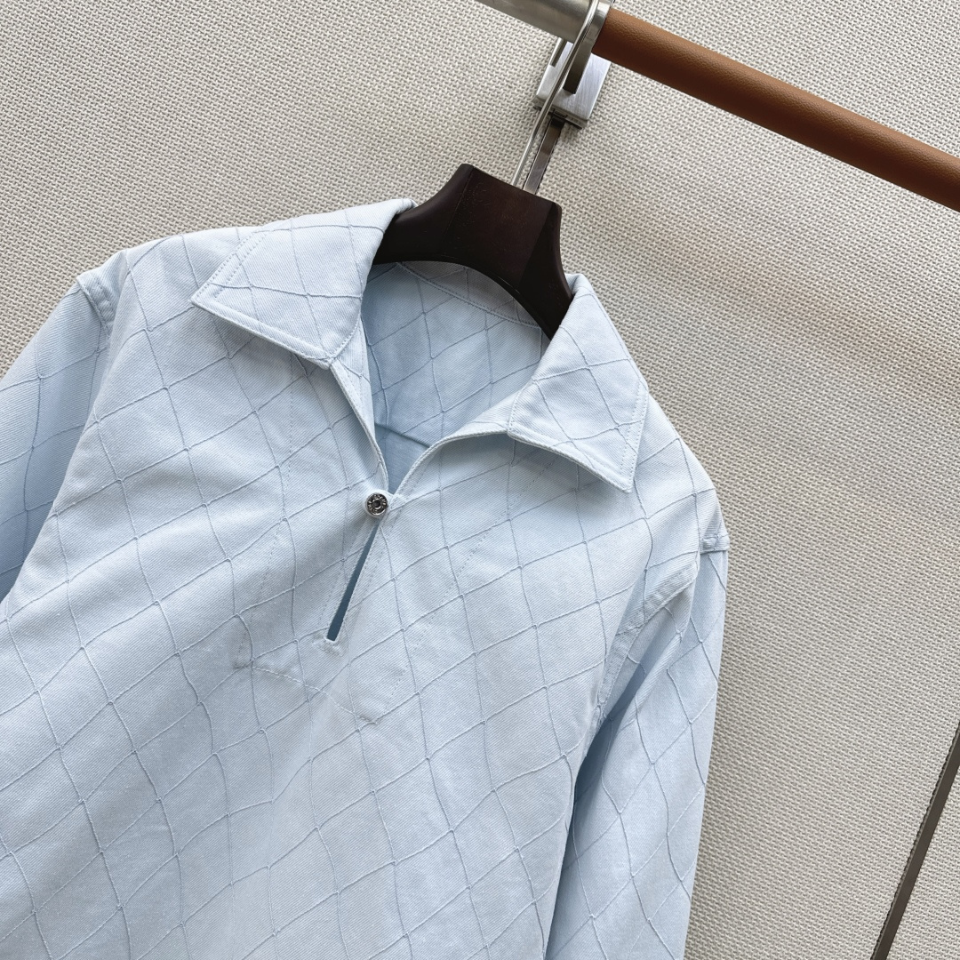 C家 26Ss————春夏最新款Coco女孩beach沙滩系列重工刺绣菱格线绣牛仔上衣🩵经典宽松版型上身