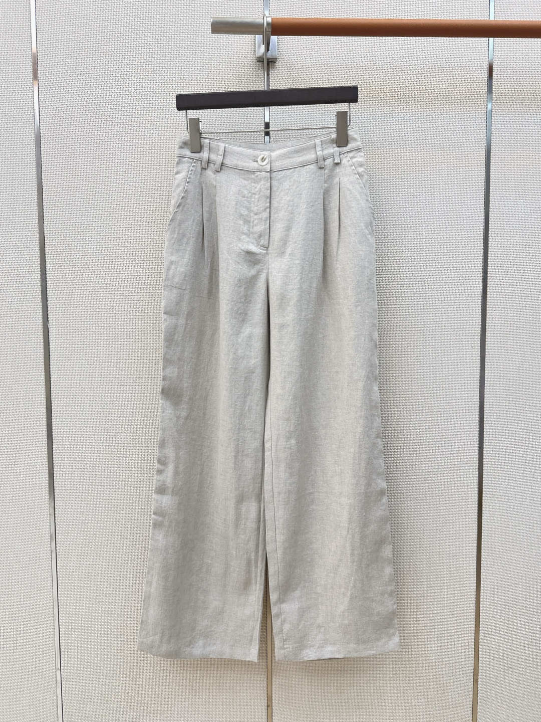 老钱风高阶通勤 Bc 26Ss————春夏最新棉麻一系列🩵宽松衬衫+腰带马甲+直筒裤 采用了高克重的棉麻