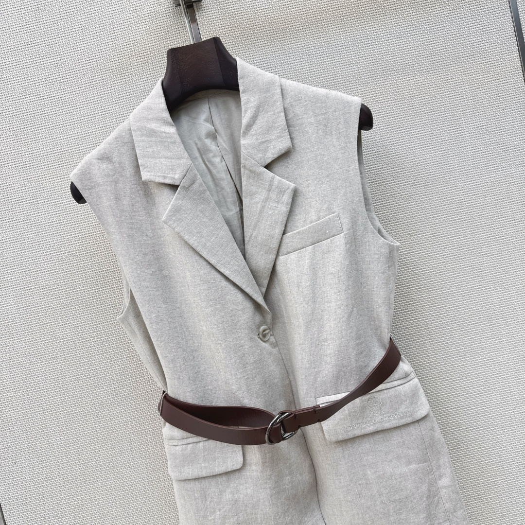 老钱风高阶通勤 Bc 26Ss————春夏最新棉麻一系列🩵宽松衬衫+腰带马甲+直筒裤 采用了高克重的棉麻
